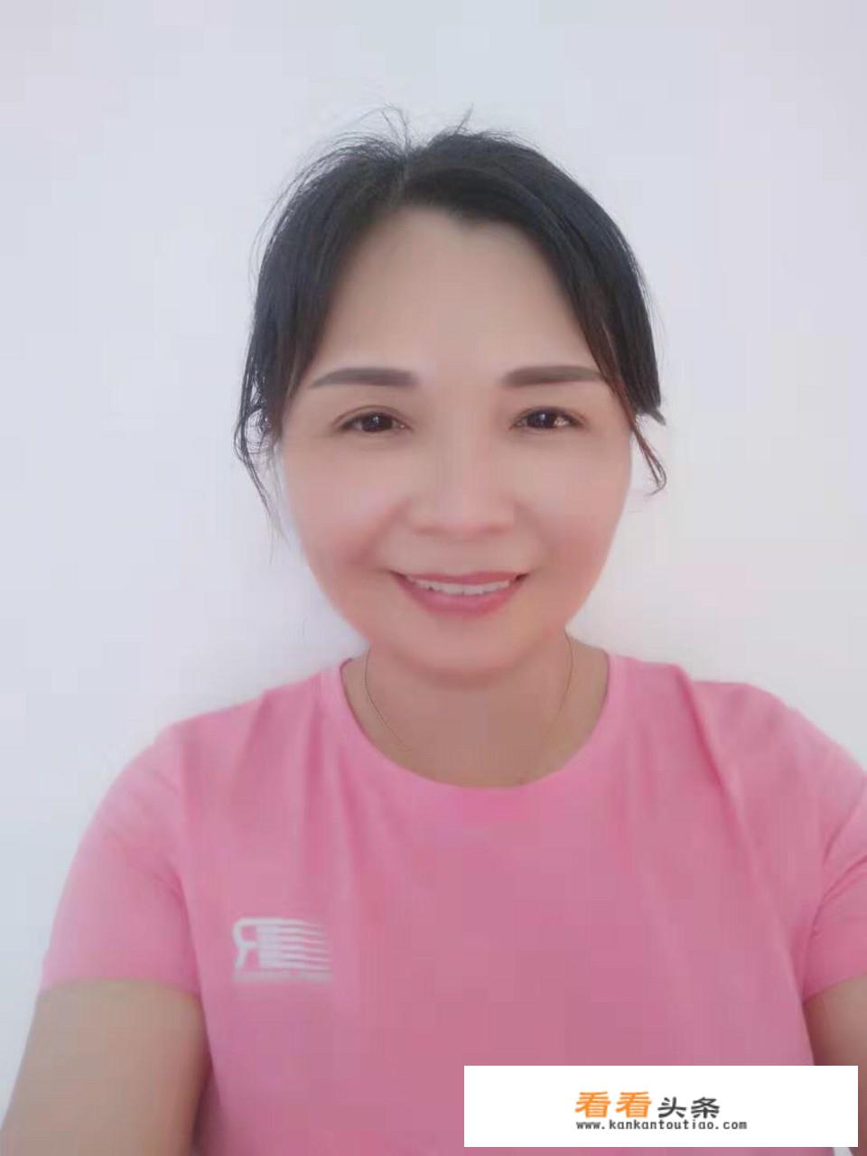 一首歌!歌名里面最后两个字是感动!男的唱的!有点嗨的歌曲!请问叫什么名字？