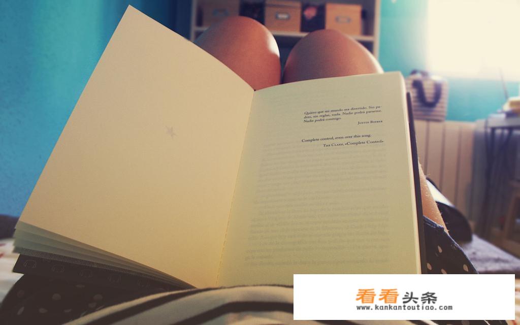 王天风吃棒棒糖太销魂了！他爱的是明台吧？
