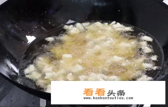 川菜宫爆鸡丁的做法？