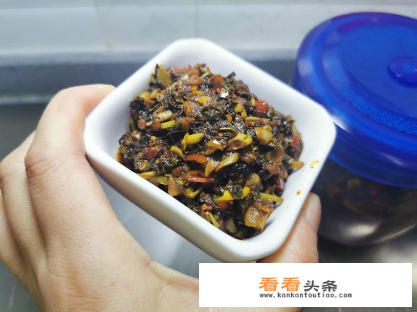 最近香椿很火，很想吃，有朋友能介绍一下具体的吃法做法吗？