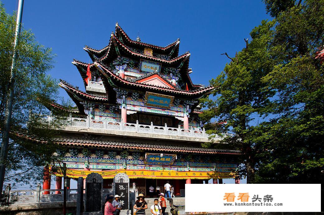 出门旅游一个星期大概需要带什么东西？