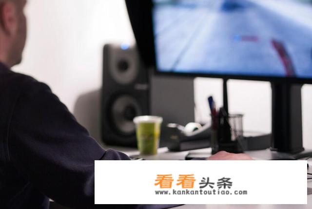 同居女友游戏怎么加亲密度等级？