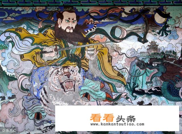 同样的鬼节，怎么感觉中元节就比万圣节缺少点节日的气氛呢？