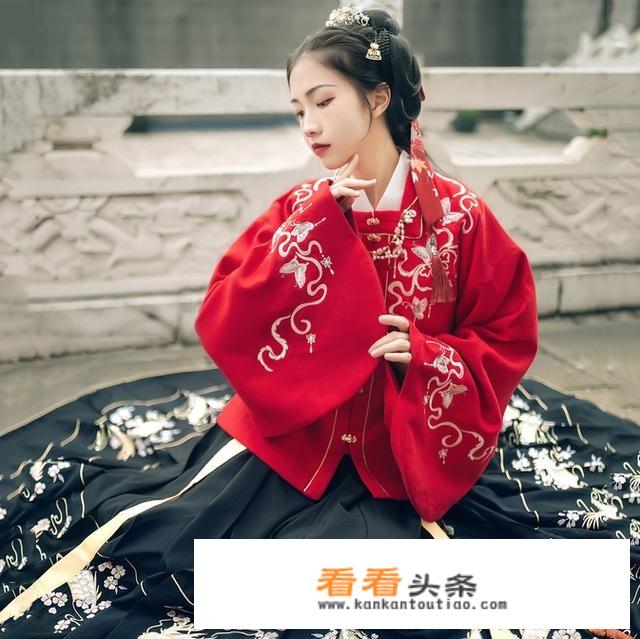 如何以“是啊，我不过是一个小小的侍妾罢了，又怎能与王妃相提并论呢！”为题写古风虐文？
