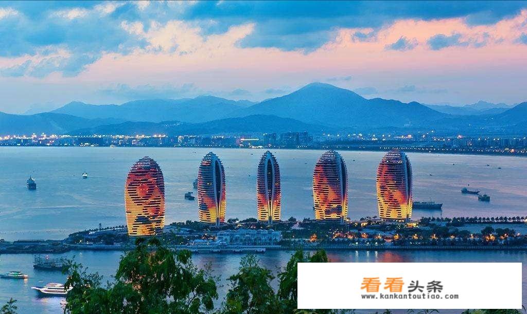 想移居三亚，三亚都有哪些优缺点？