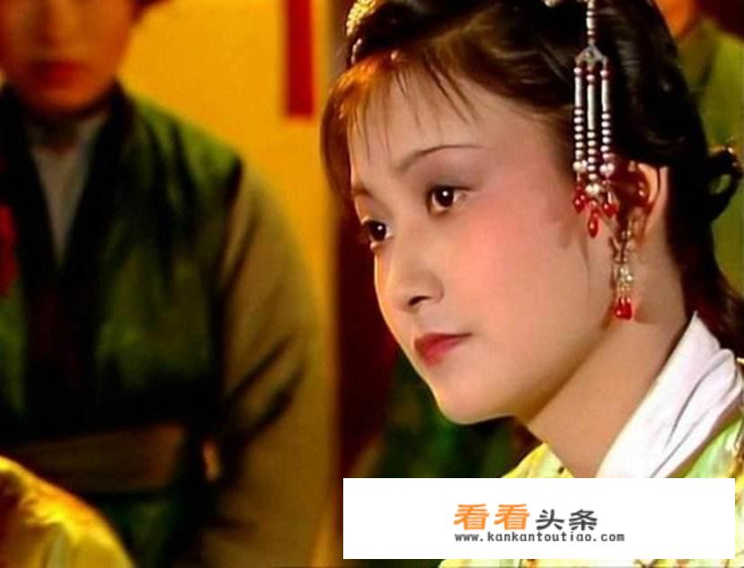 贾迎春的性格特点是什么？又是什么原因造成的？