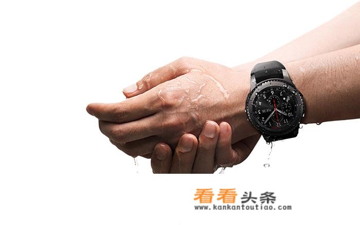 三星智能手表GalaxyGear怎样开机？
