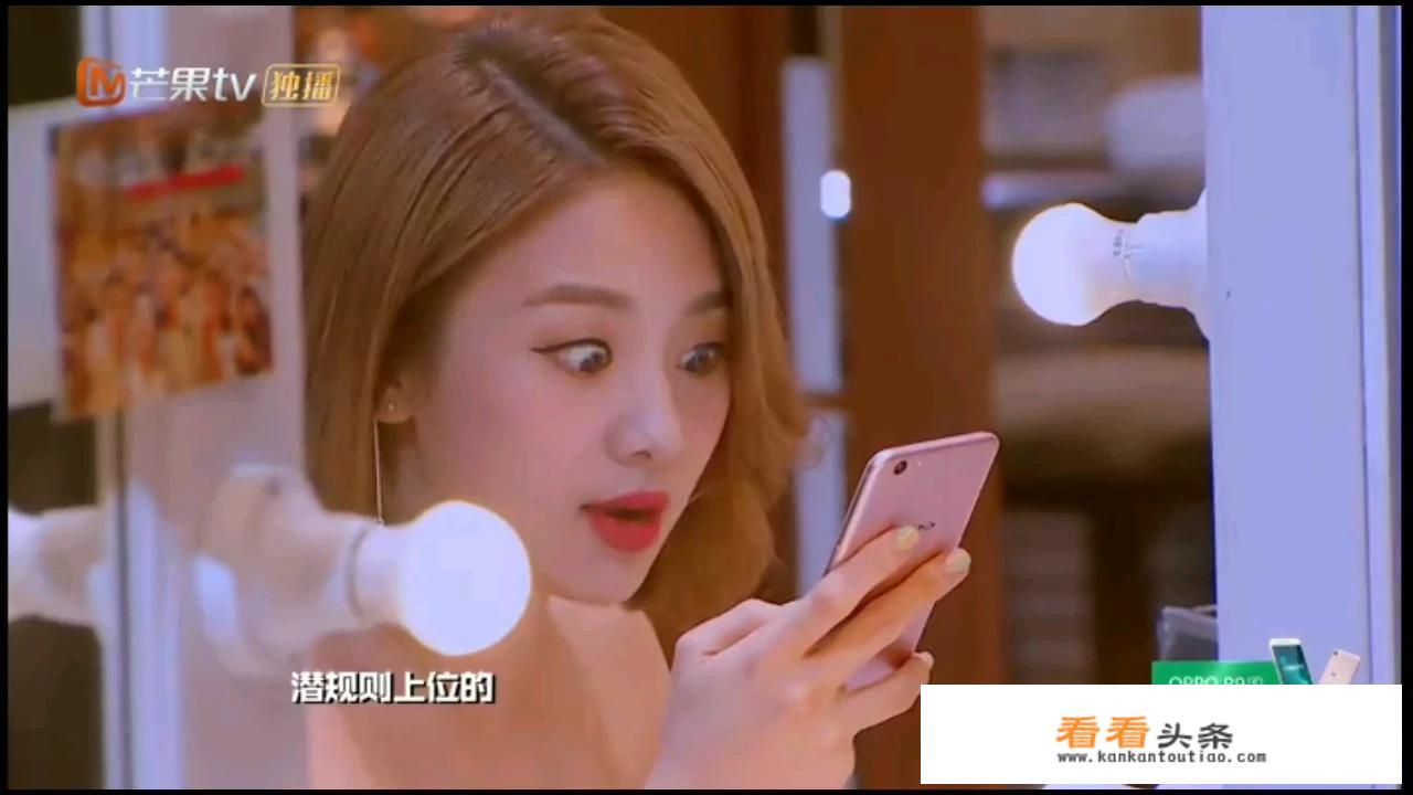 穿越女强小说，女主很强大而且还有很多契约兽？