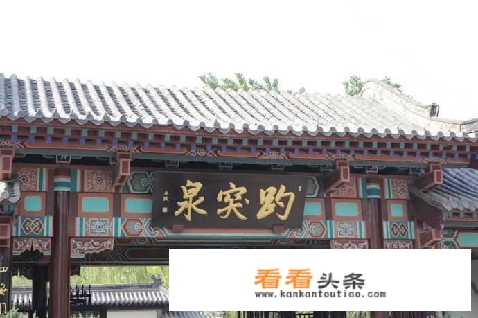 想去枣庄抱犊崮熊耳山景区一日游，乘车路线是什么？
