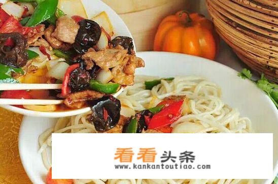 新疆拉条子手抓饭椒麻鸡做法没有正宗师傅讲解视频类吗？