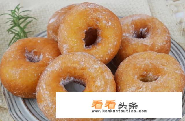 炸甜甜圈用的是什么粉？