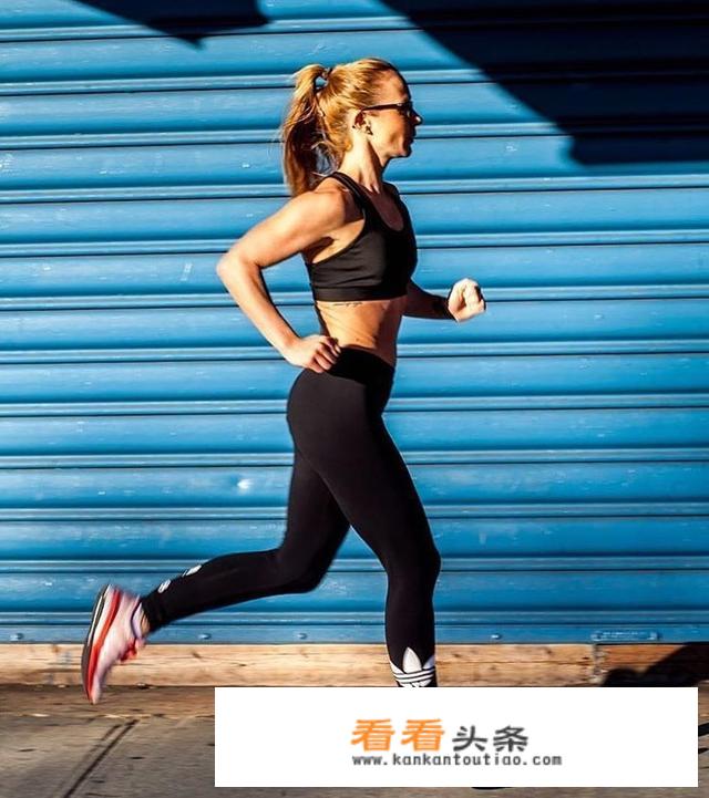 一直很保守的女朋友最近走性感路线！有点接受不了，大家说说看法？