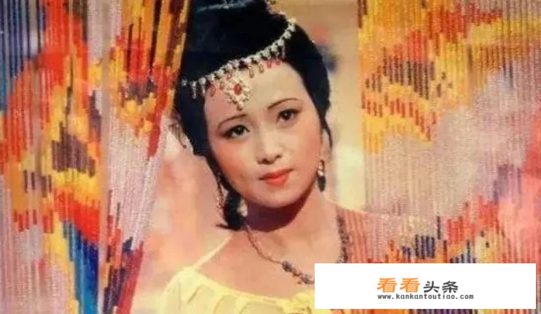 《红楼梦》袭人和宝玉发生了关系，黛玉不嫉妒反恭喜，为什么却嫉妒宝钗呢？