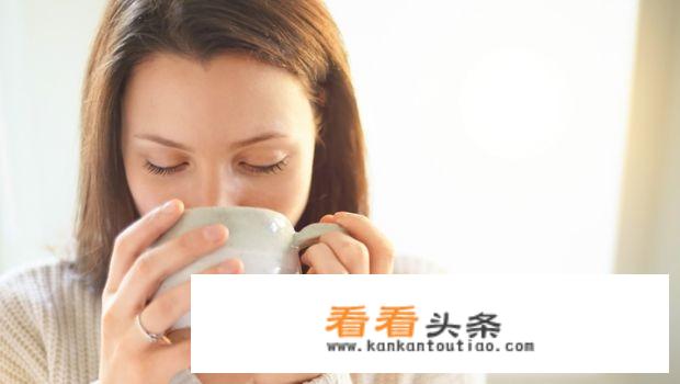 柠檬蜂蜜水的功效与作用是什么？柠檬蜂蜜水功效与作用的秘密是什么？
