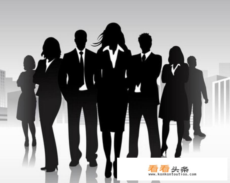 一个软件开发项目组，最简人员配置应该是什么？