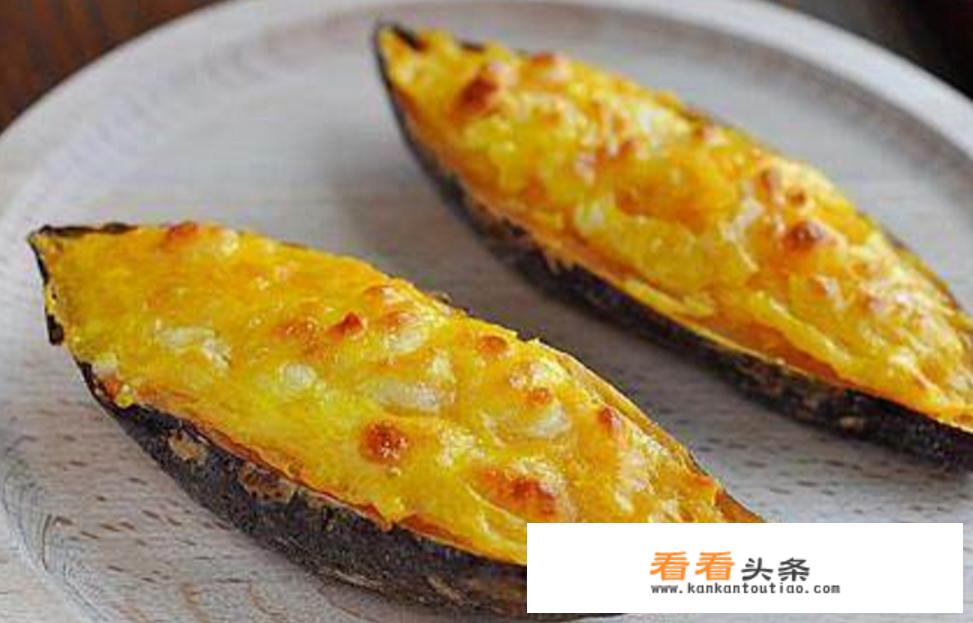 蛋挞在烤箱里烤制多久口感更好？