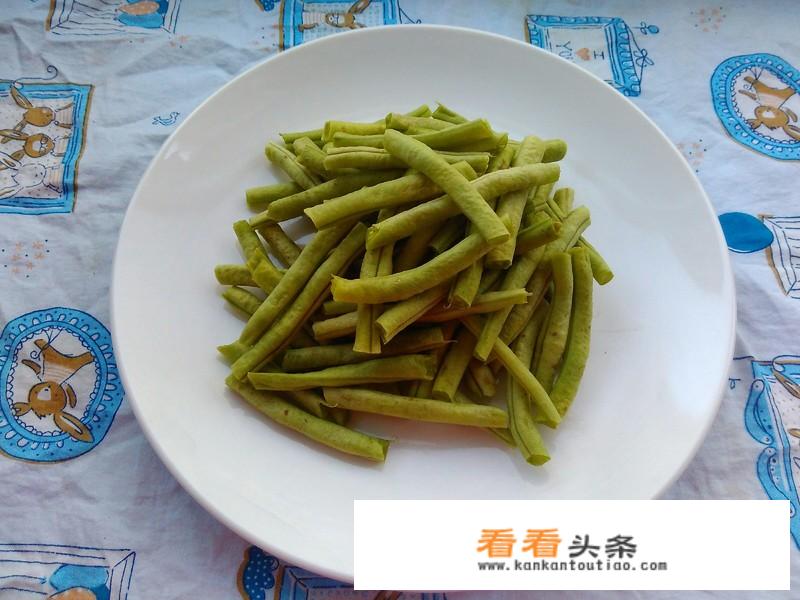 土豆豆角茄子炖五花肉的家常做法？