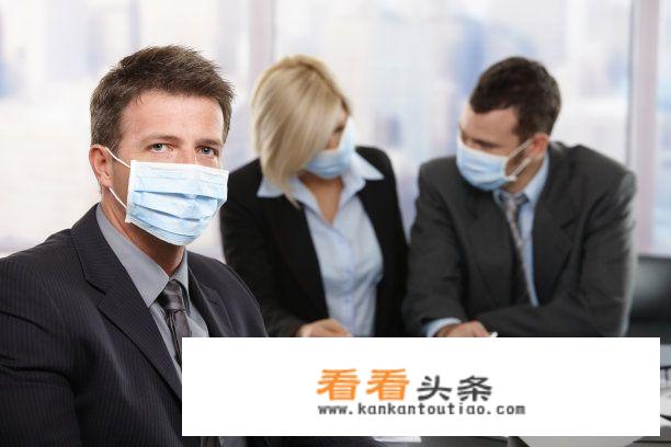 公司的领导跟下属搞暧昧以及潜规则，对于这种情况应该如何处理以及如何看待？