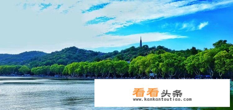 八月下旬去杭州旅游，请问是多雨还是晒啊？
