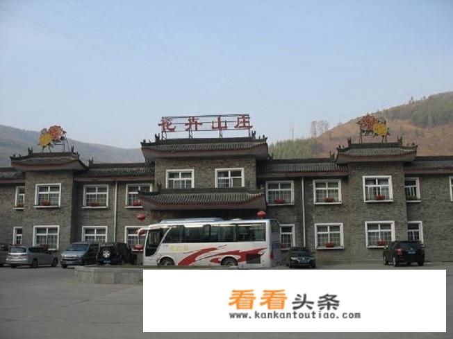 五台山五个台都有什么寺庙？