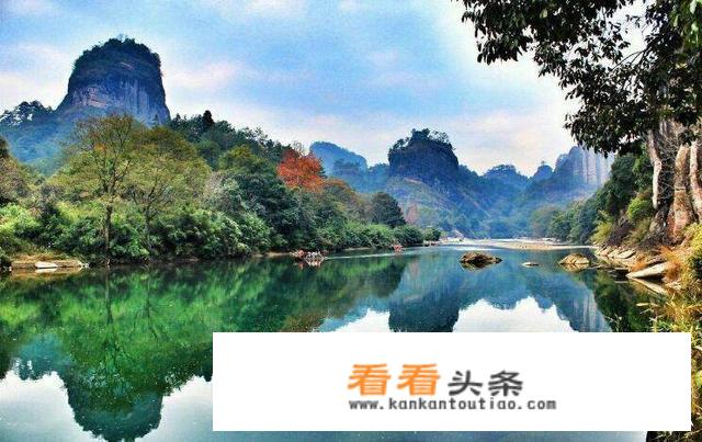 七月份适合去哪里旅游？