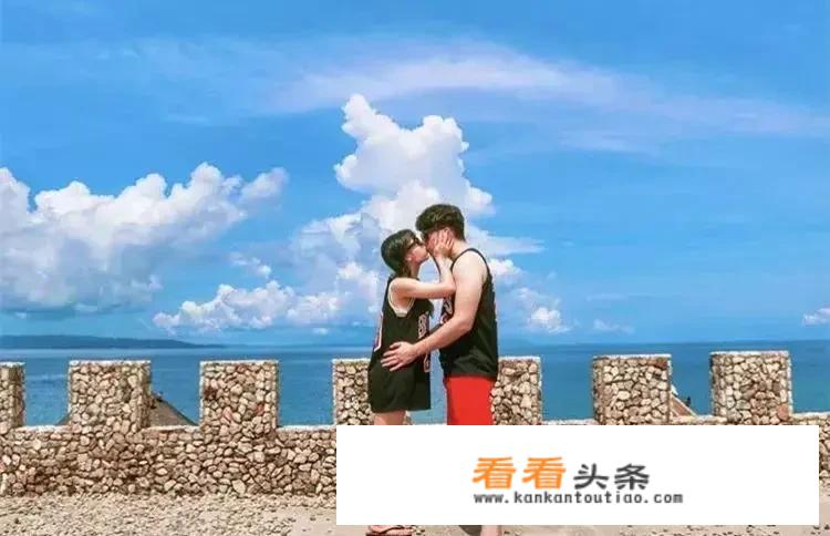 一个男生和一个女生出去旅游，怎么住最合适？