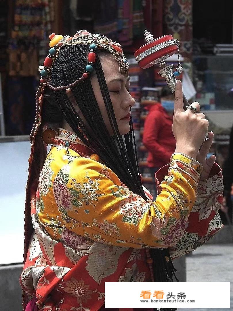 当前旅游服务业面临的主要挑战？