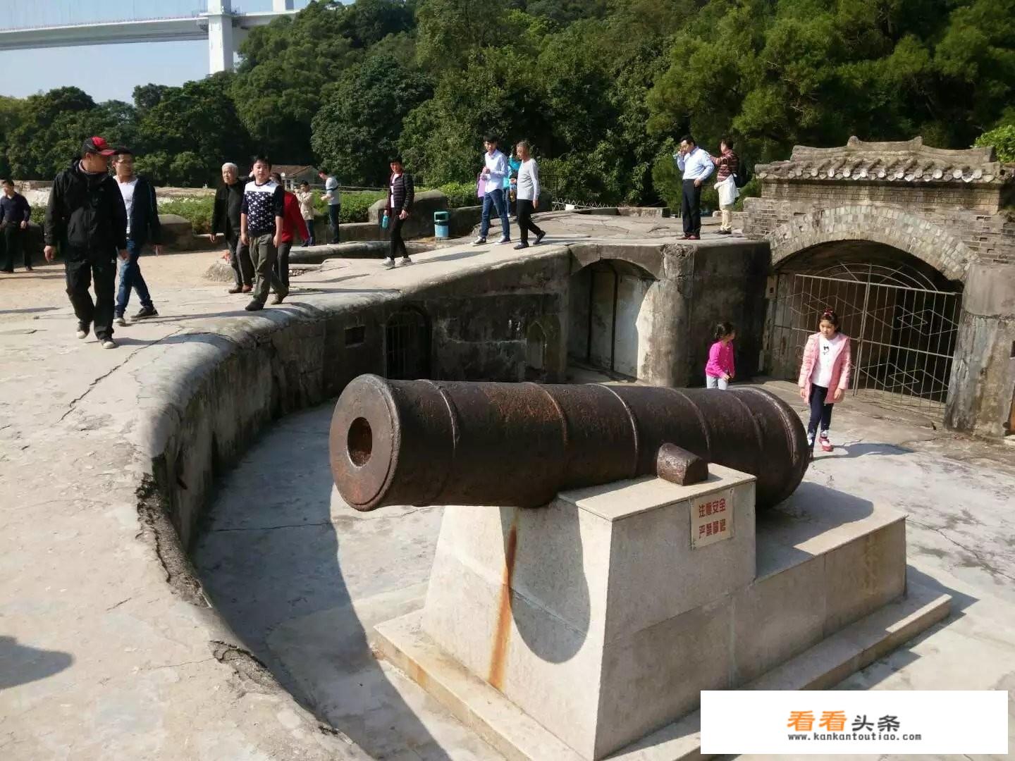 从小有个愿望，就是全世界旅游一圈，你们那里有什么好玩的么？介绍一下呗？