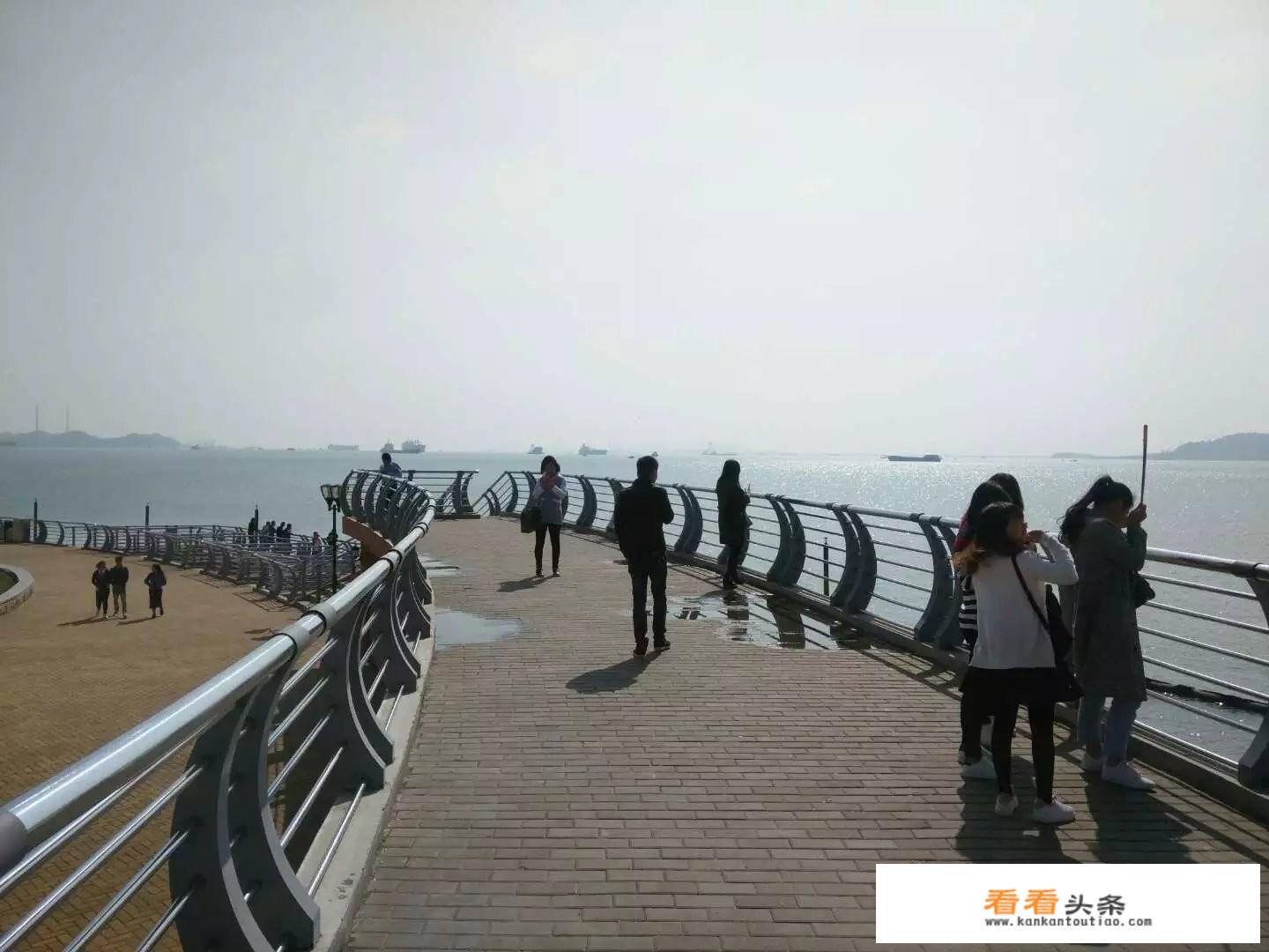 从小有个愿望，就是全世界旅游一圈，你们那里有什么好玩的么？介绍一下呗？