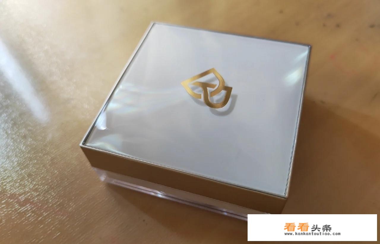 完美日记散粉空盒子怎么打开？