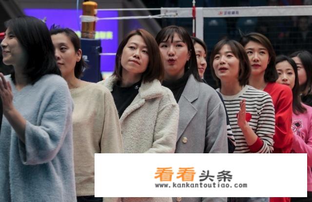 天津女排夺冠功臣霍晶的现在生活状况如何？