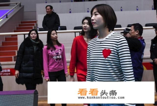 天津女排夺冠功臣霍晶的现在生活状况如何？
