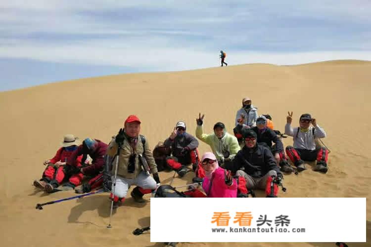 腾格尔沙漠游玩攻略？