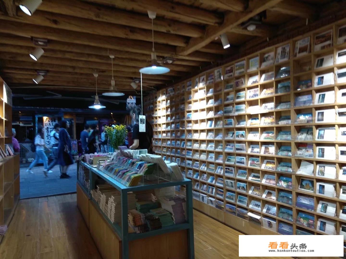 去旅行大家都会带什么样的纪念品作为纪念呢？期待你的回答？
