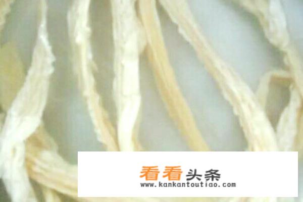 如何做蒜苔炒鸡蛋？