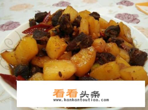 土豆炖牛肉怎么做？
