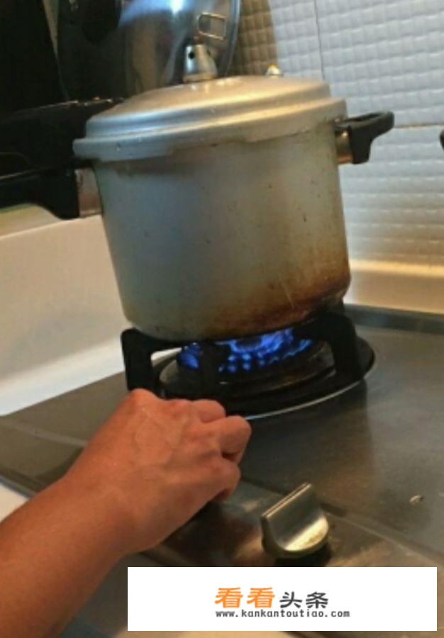 干玉米怎样快速煮软？