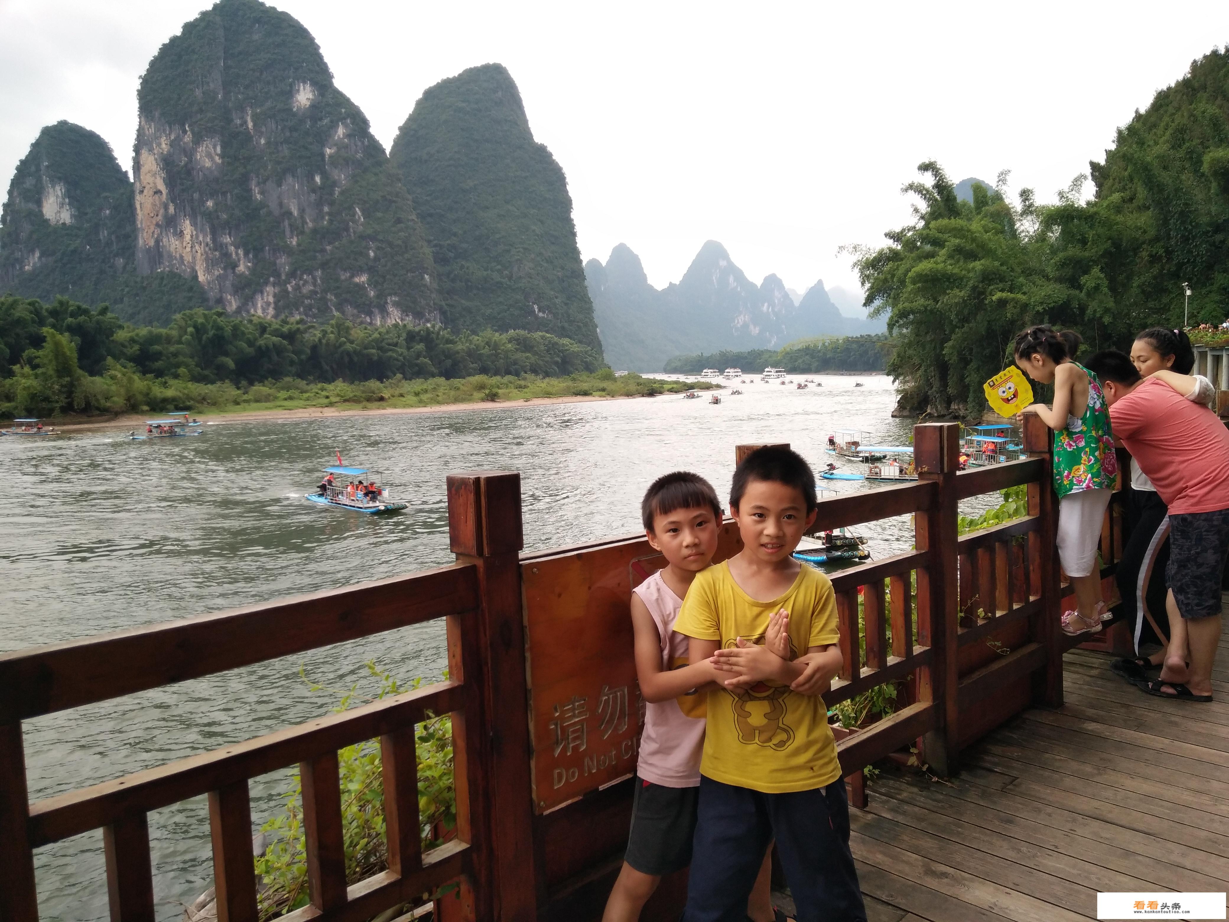 人少景美的旅游地怎么表达人影稀疏？