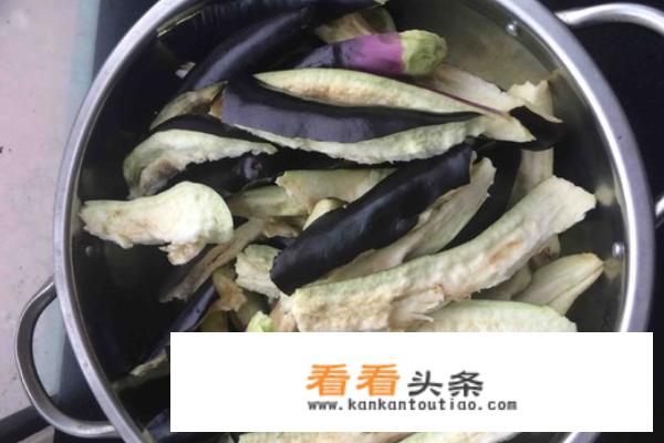鲶鱼炖茄子的做法详细步骤？
