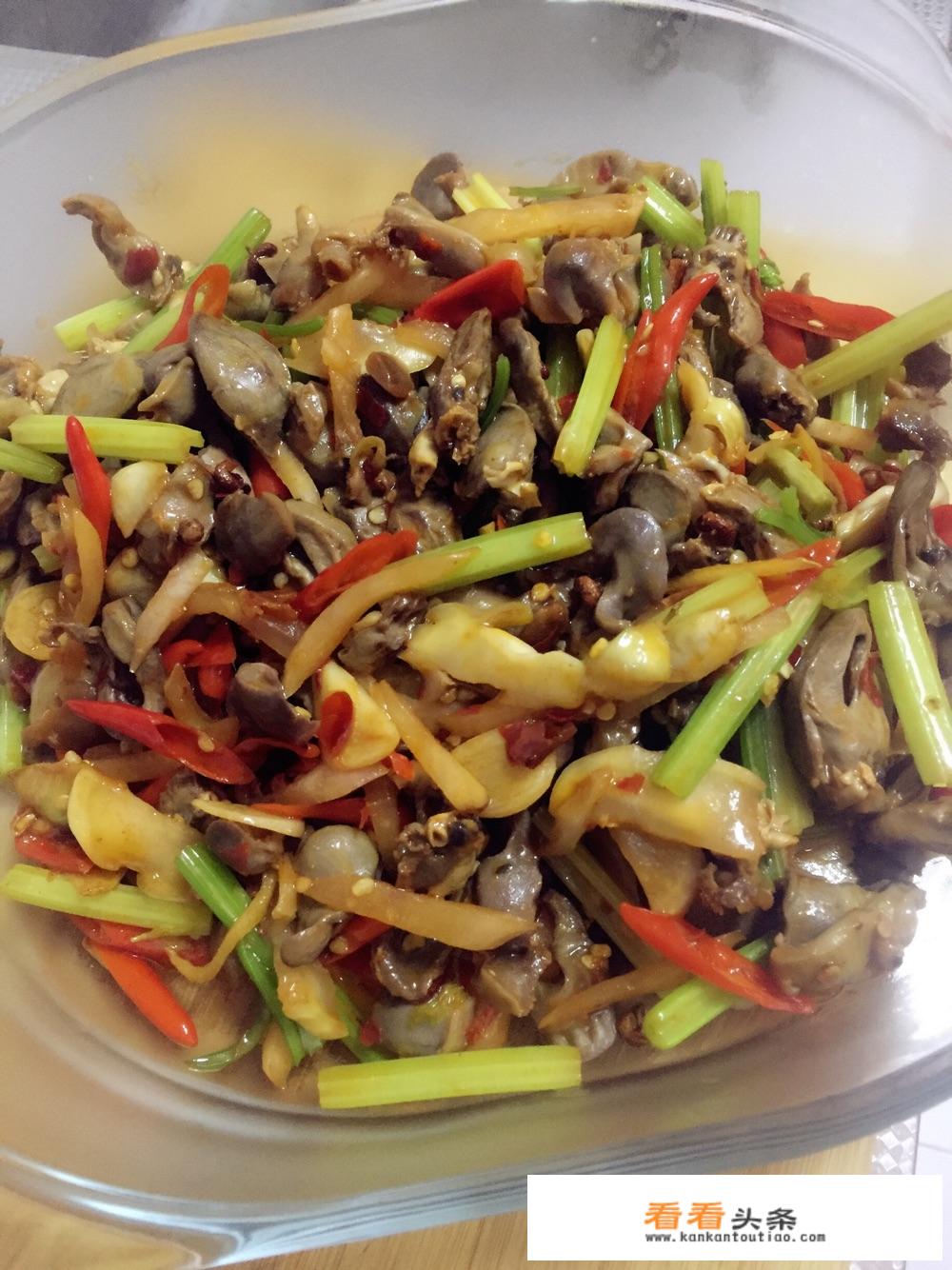 王刚酸菜泡椒鸡杂正宗做法？