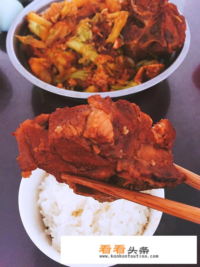 乡村食叔排骨炖土豆做法？
