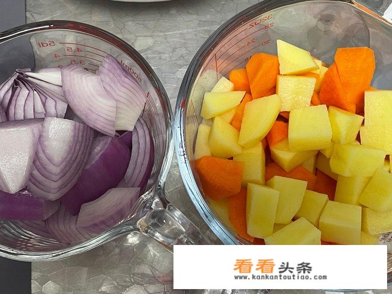 咖喱鸡块土豆胡萝卜做法？