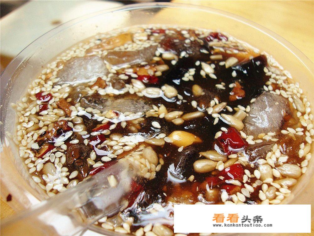 去贵州旅游，有哪些必吃的美食？