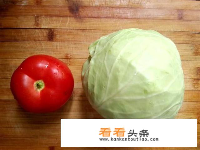 西红柿炒卷心菜怎么做？