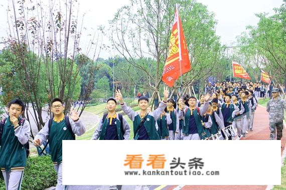 中学生绿色环保徒步行朋友圈图片说说？