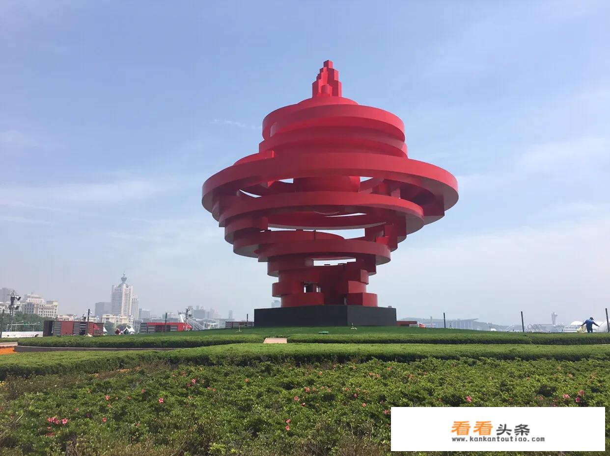 夏天青岛和厦门哪个更值得旅游？