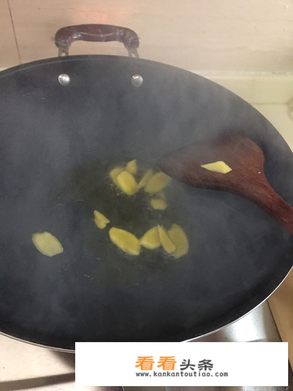 东北大头鱼炖豆腐的做法？