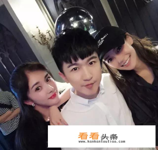 找一本娱乐圈重生文，女主好像姓唐，有个双胞胎姐妹，她姐妹也是混娱乐圈的，女主前世是她的替身？