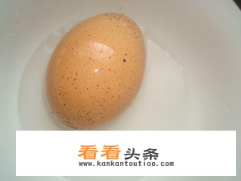 腌鸡蛋出油窍门？