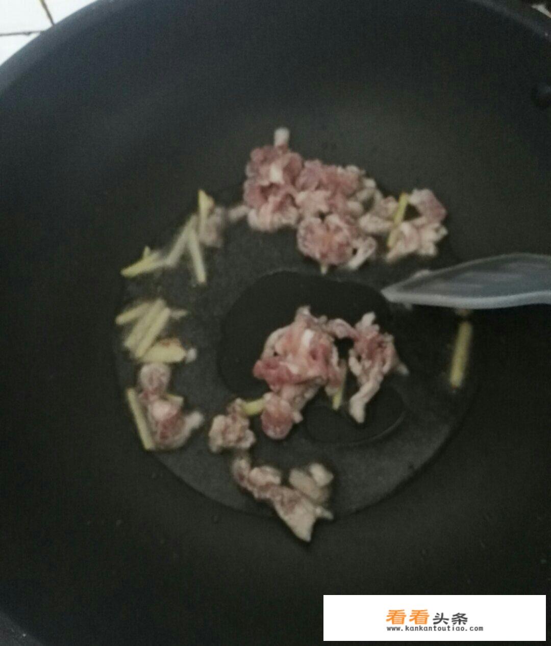 芦笋炒里脊的制作过程是什么？